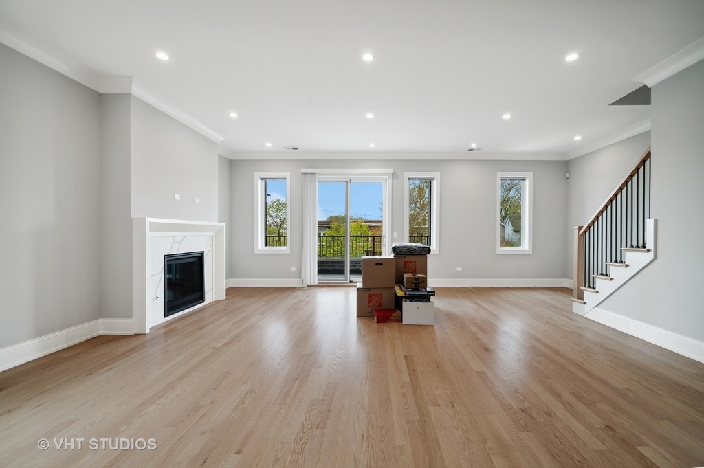 4819 N Ashland Avenue - Photo 1