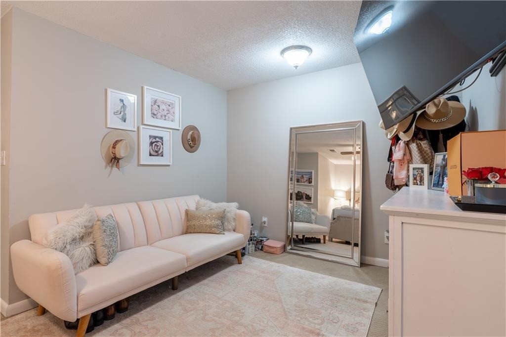 6900 Roswell Road - Photo 31