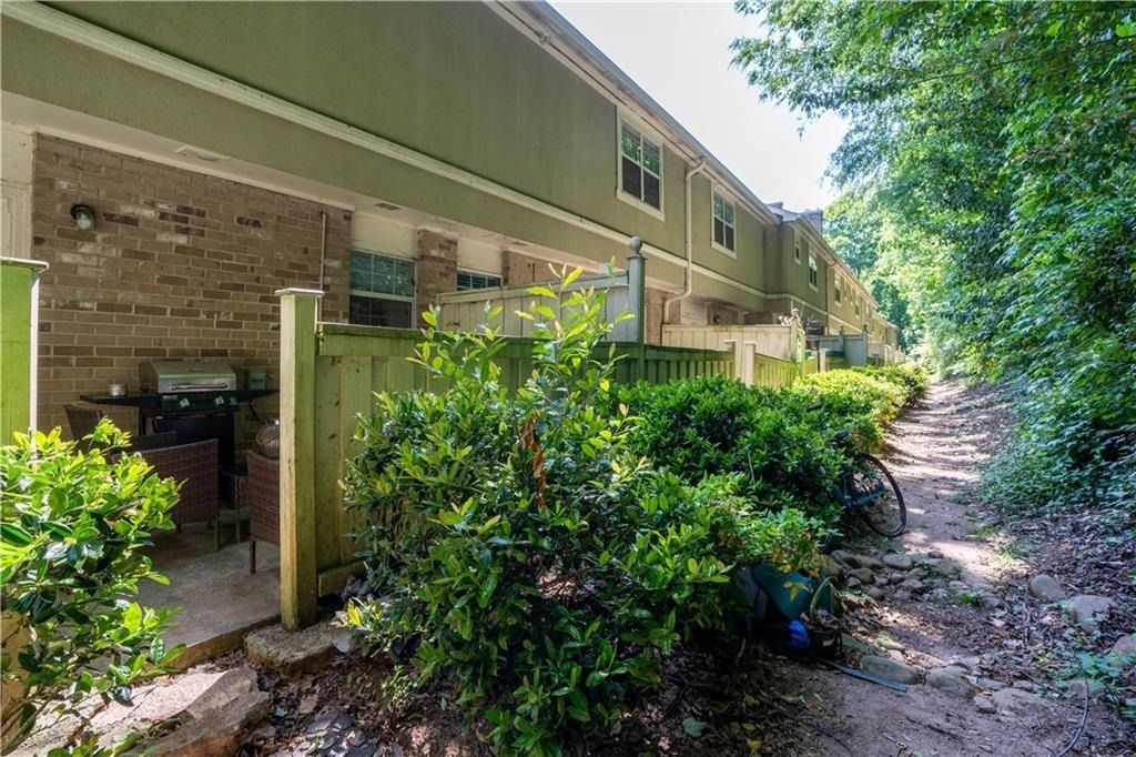 6900 Roswell Road - Photo 48