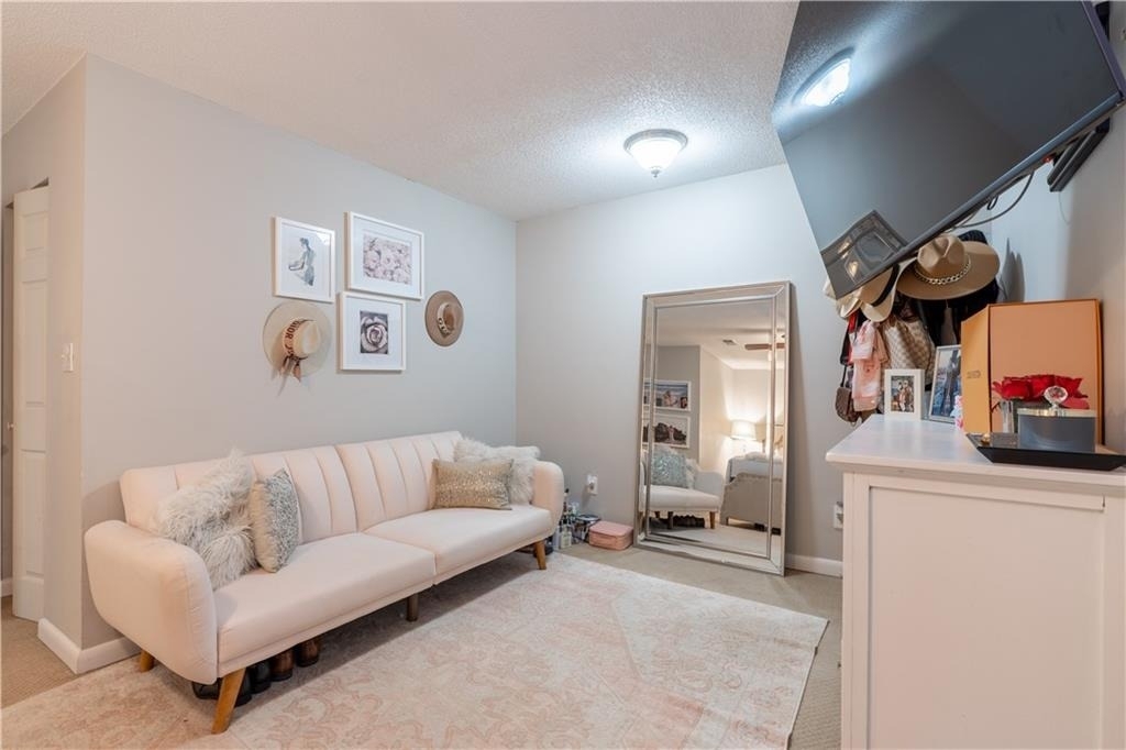 6900 Roswell Road - Photo 32