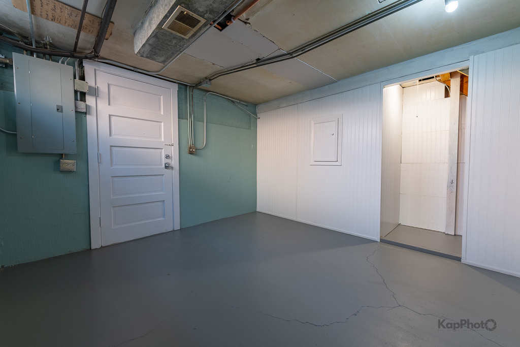 8500 W Carmen Avenue - Photo 26