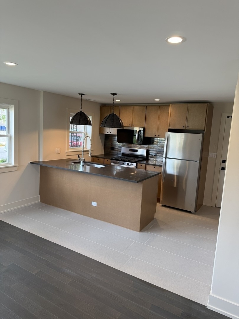 7701 W Marwood Avenue - Photo 2
