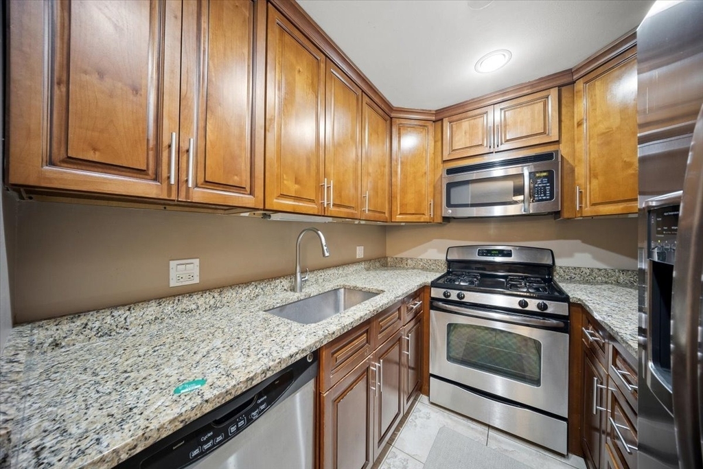 550 Vine Avenue - Photo 5