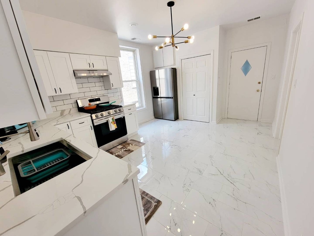 837 N Winchester Avenue - Photo 9