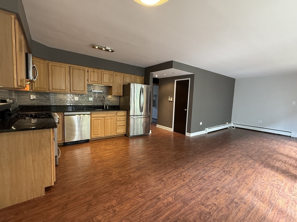 1044 Ontario Street - Photo 2