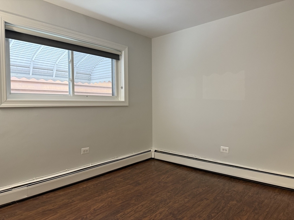 1044 Ontario Street - Photo 9