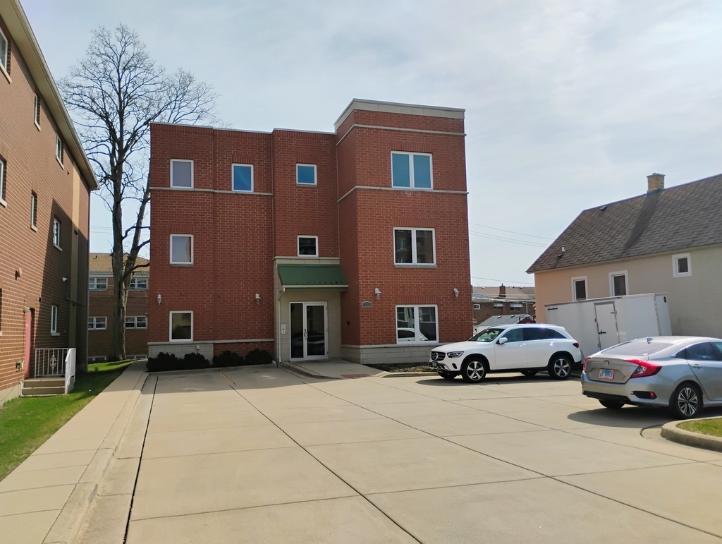 397 Alles Avenue - Photo 0