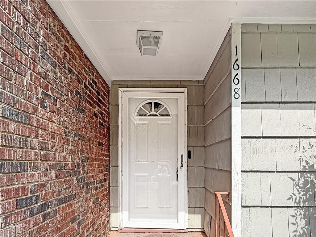 1668 Laurelwood Drive Sw - Photo 1