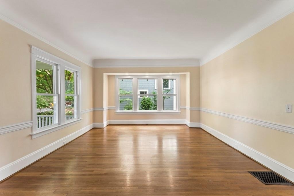 327 Adams Street - Photo 4