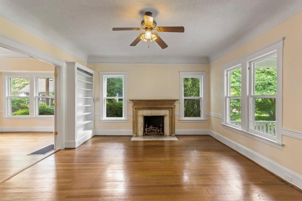 327 Adams Street - Photo 5