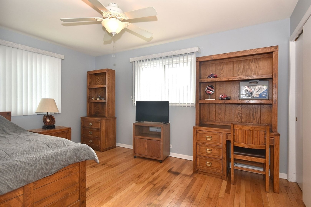 861 S Hawthorne Avenue - Photo 1
