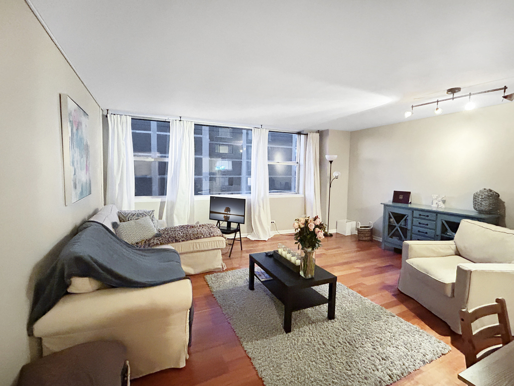 6301 N Sheridan Road - Photo 2