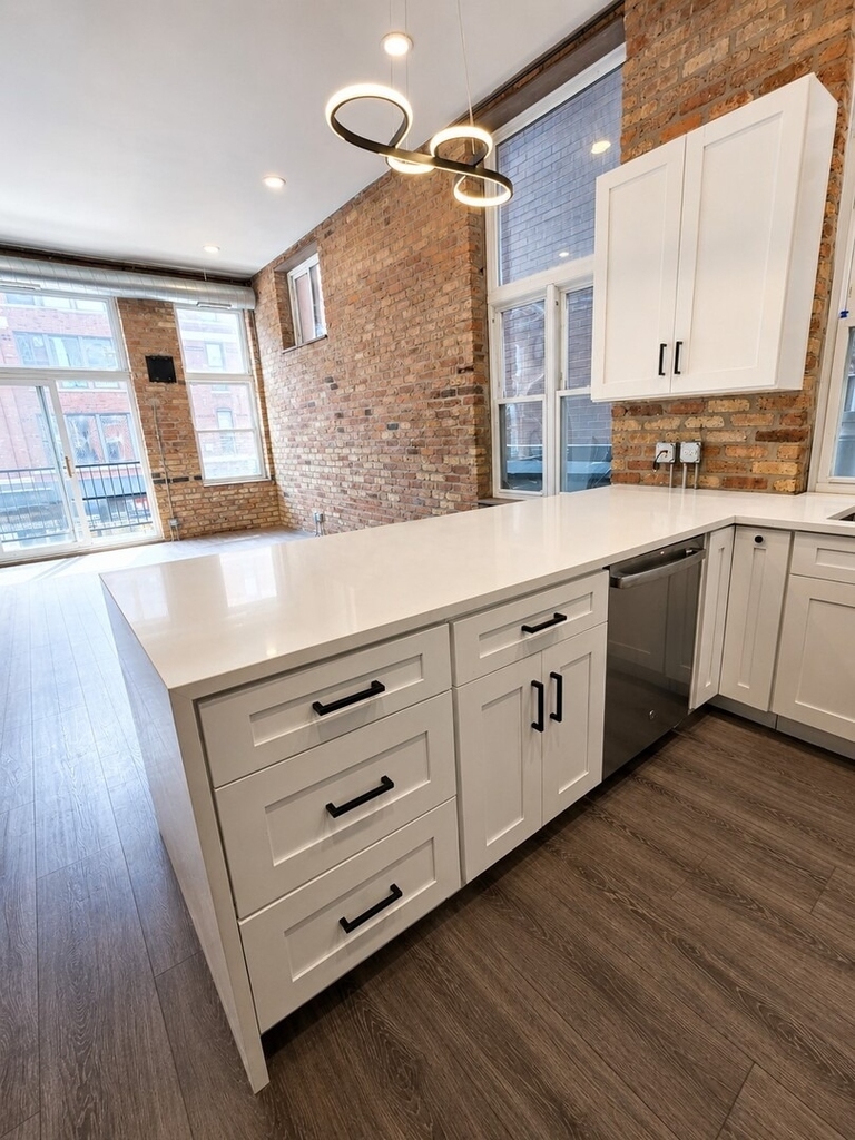 1547 N Milwaukee Avenue - Photo 4