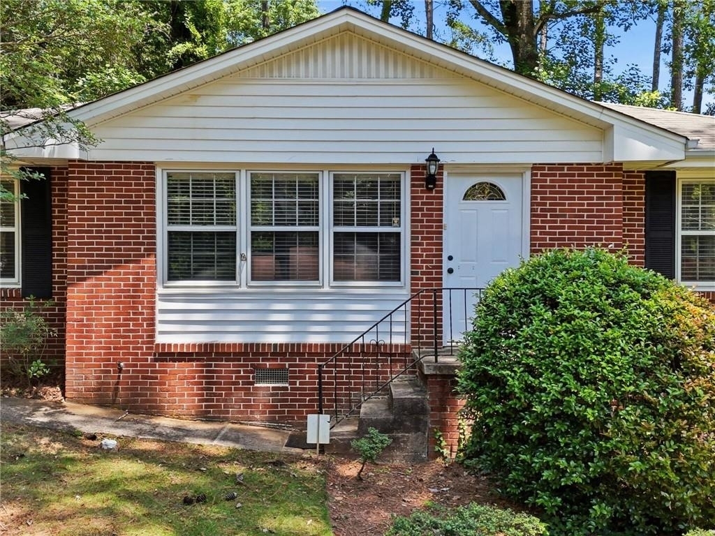 1111 N Valley Drive - Photo 2