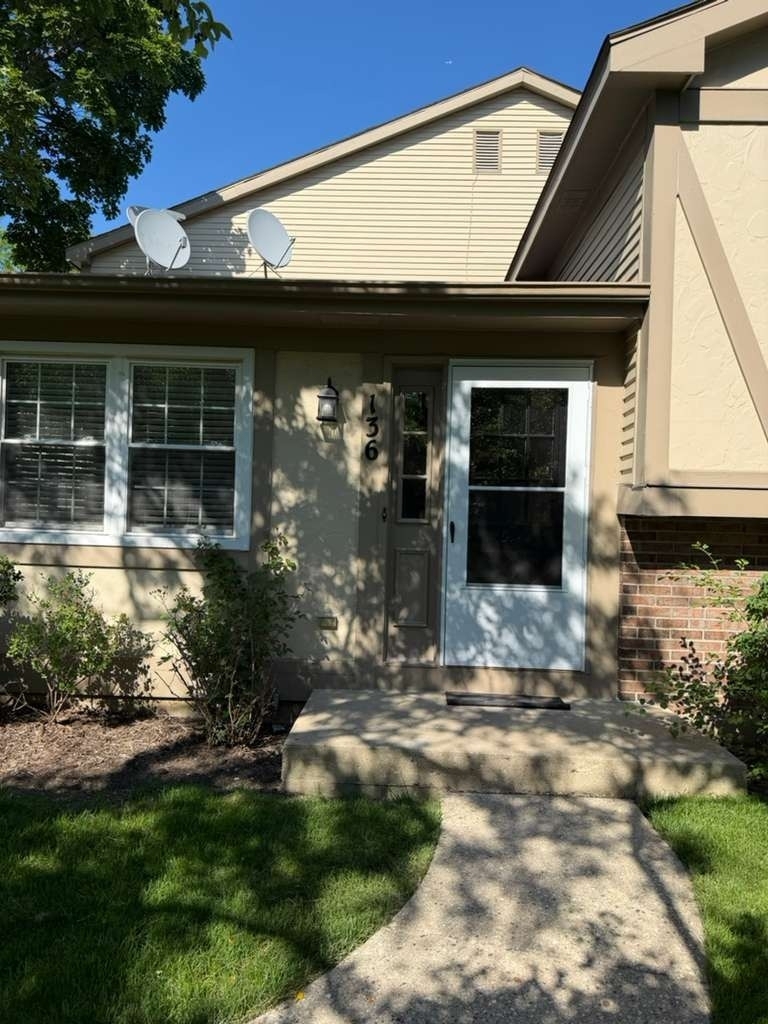 136 Brookwood Court - Photo 1