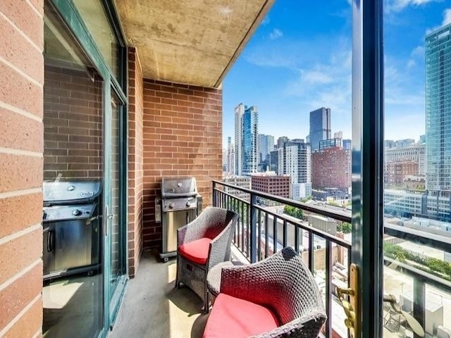 400 W Ontario Street - Photo 16