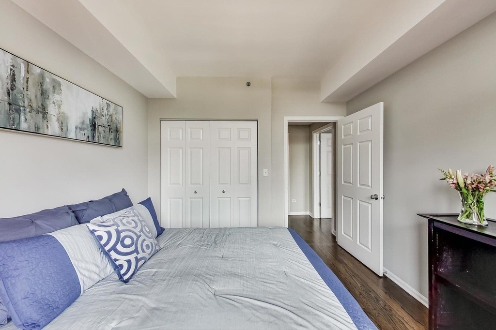 400 W Ontario Street - Photo 14