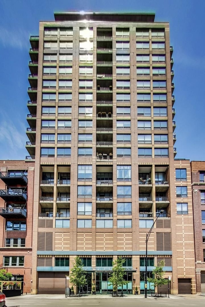 400 W Ontario Street - Photo 0