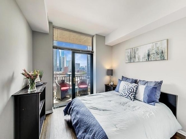 400 W Ontario Street - Photo 12
