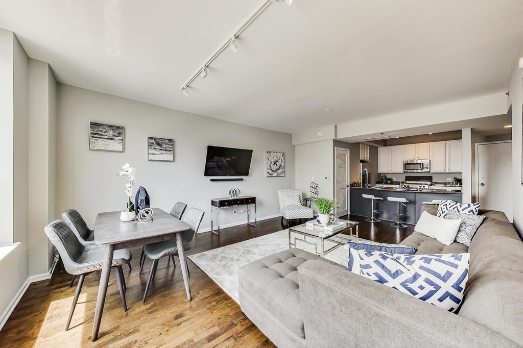 400 W Ontario Street - Photo 4