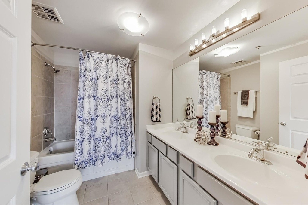 400 W Ontario Street - Photo 10