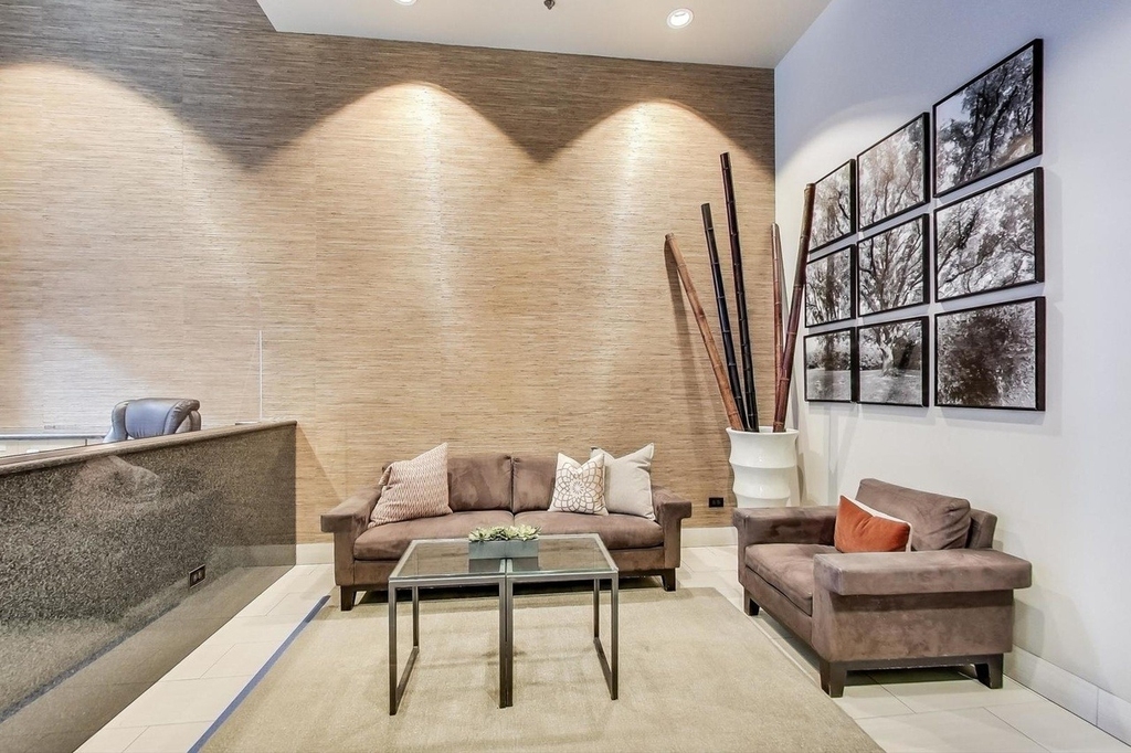 400 W Ontario Street - Photo 21