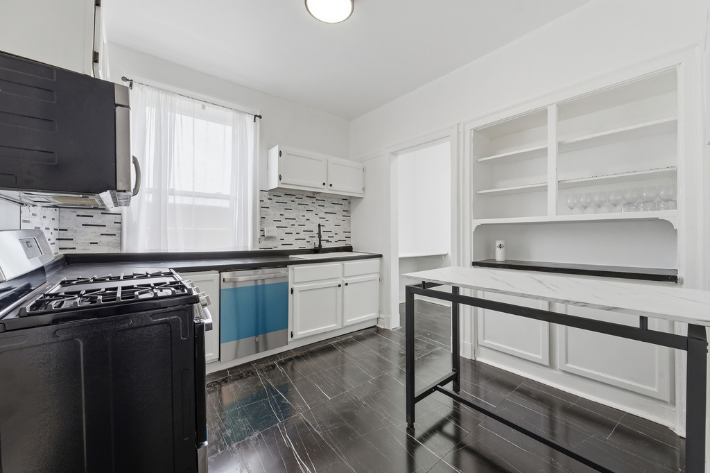 7000 S Paxton Avenue - Photo 4