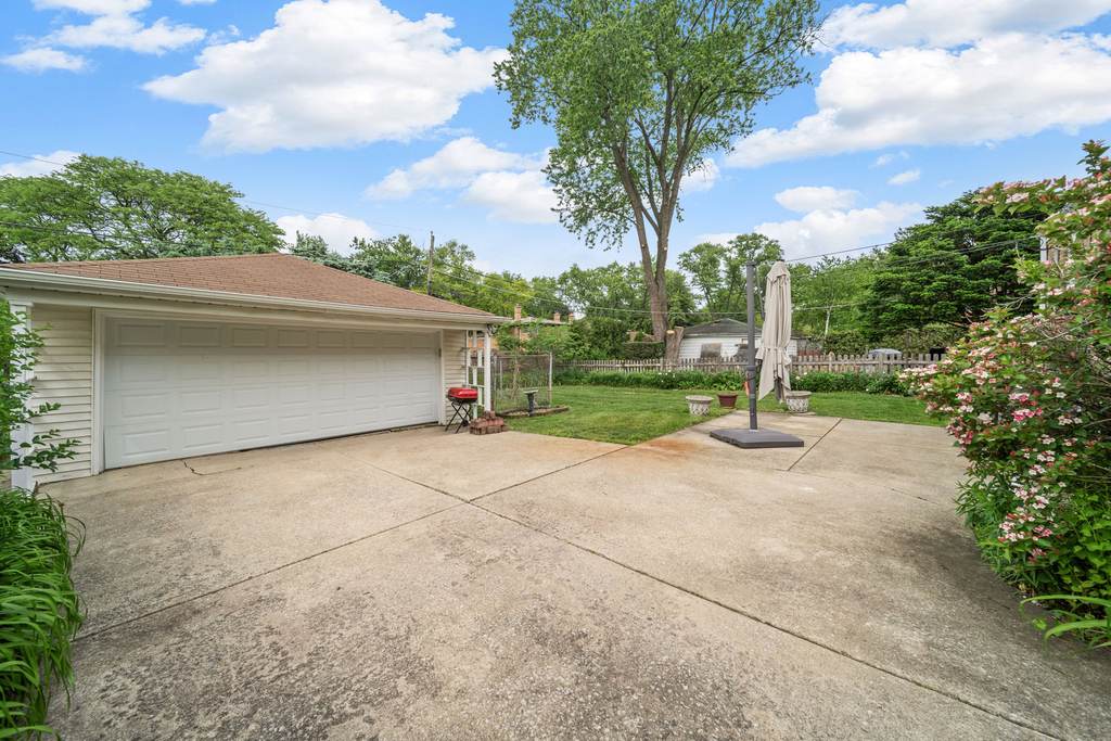 5320 Suffield Court - Photo 24