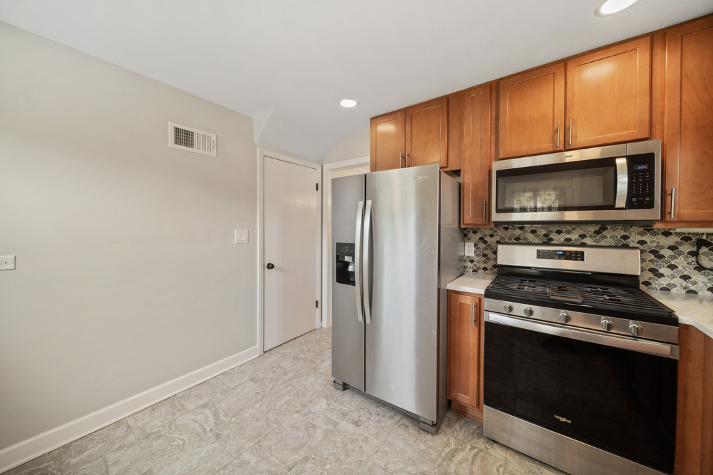 5320 Suffield Court - Photo 7