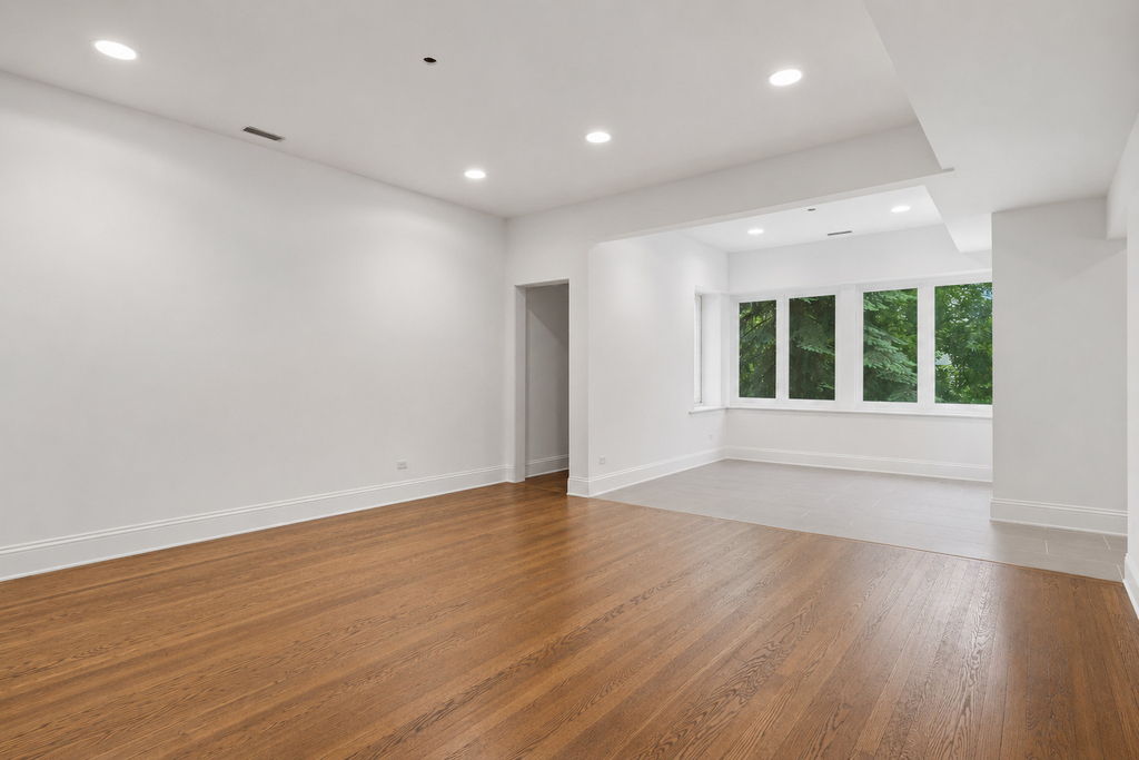 6914 N Sheridan Road - Photo 3