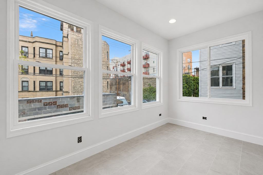 6914 N Sheridan Road - Photo 9