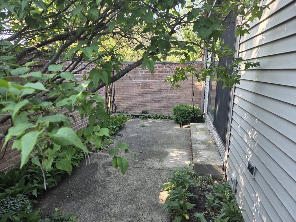 528 E Main Street - Photo 1