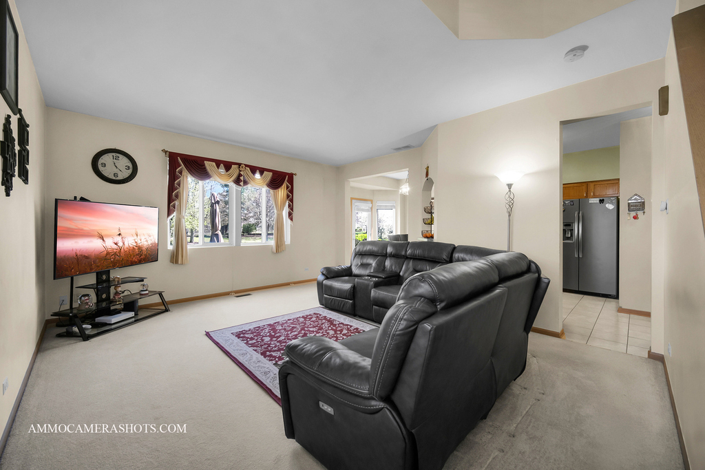 1058 Delta Drive - Photo 4