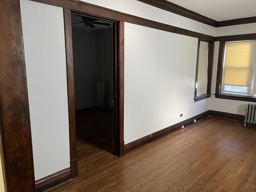 5904 W Berteau Avenue - Photo 11