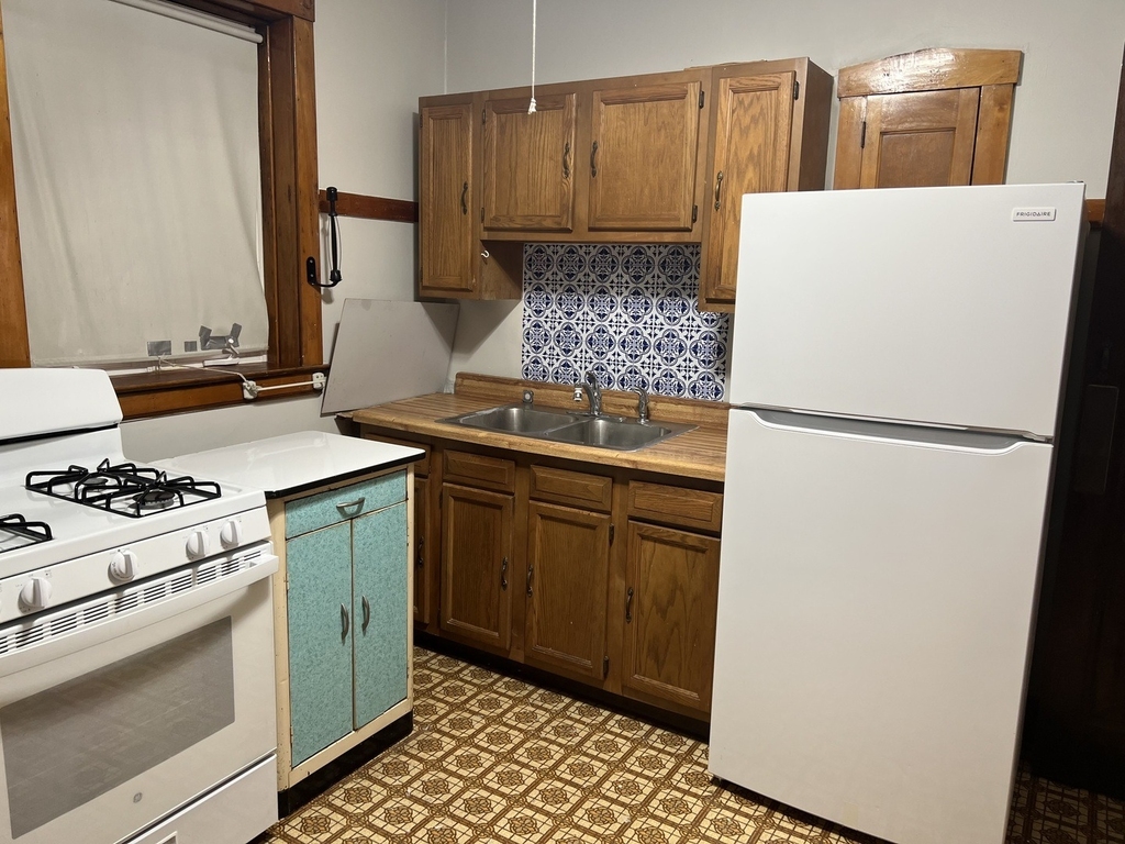 5904 W Berteau Avenue - Photo 9