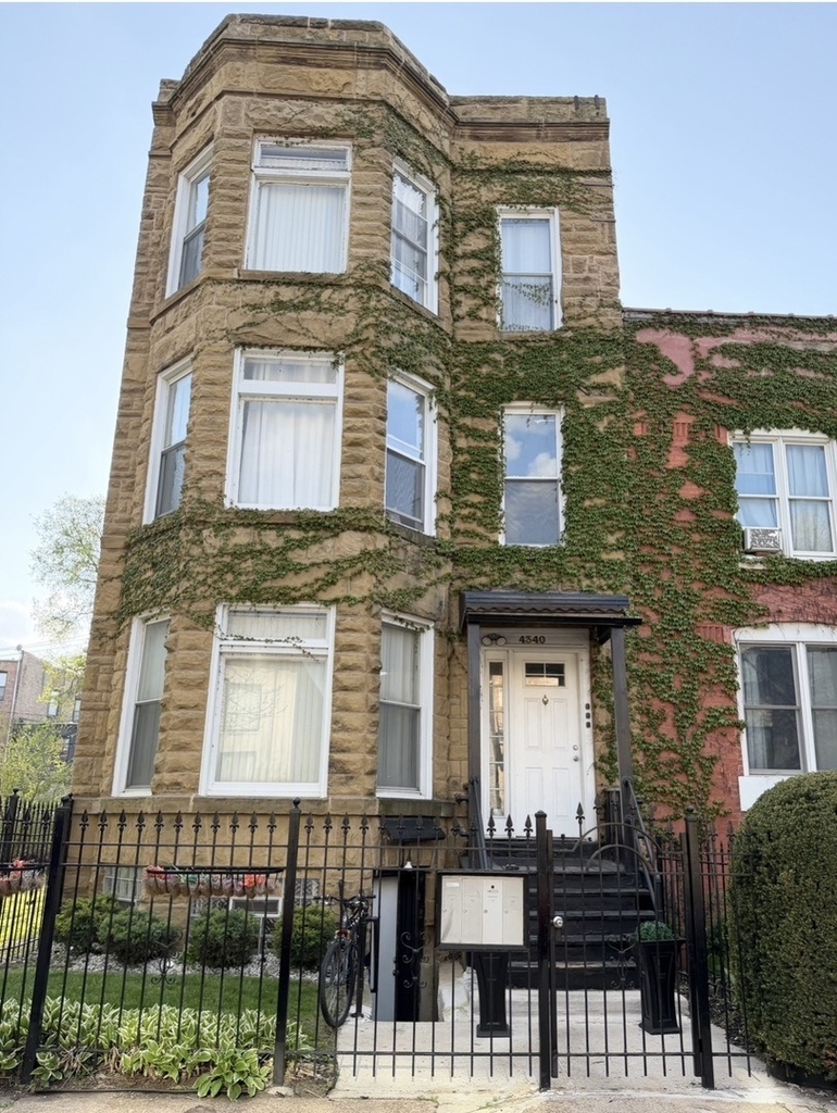 4340 S Berkeley Avenue - Photo 0