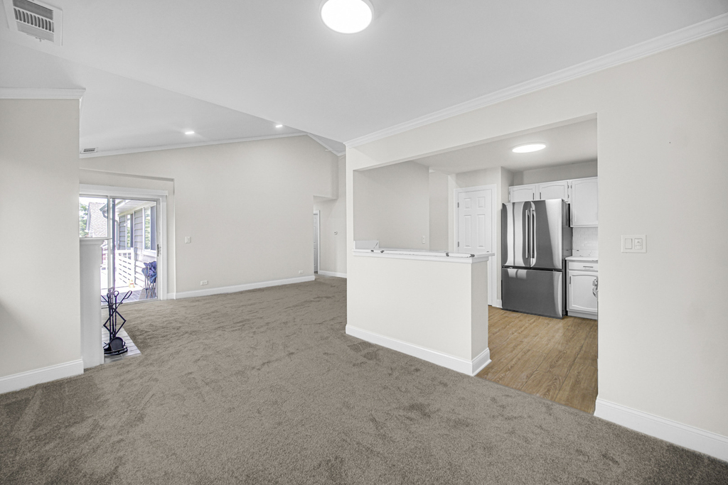 607 Berkley Court - Photo 8