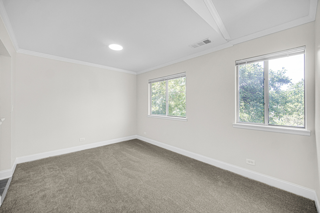607 Berkley Court - Photo 7