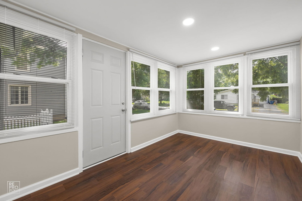 714 E Jackson Street - Photo 1