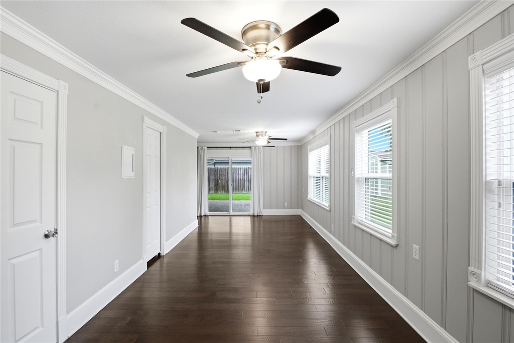 2207 Saxon Drive - Photo 16