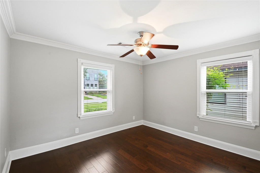 2207 Saxon Drive - Photo 26