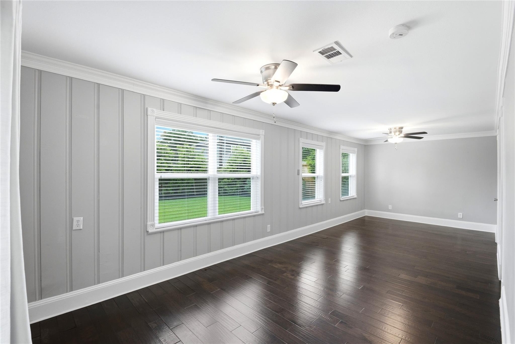 2207 Saxon Drive - Photo 14