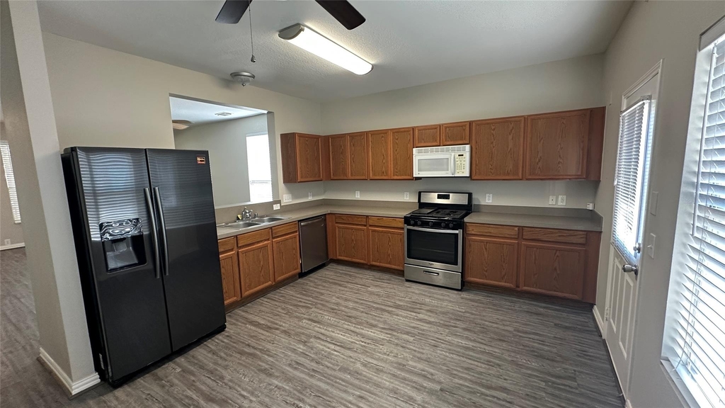 23851 Single Oak Street - Photo 4