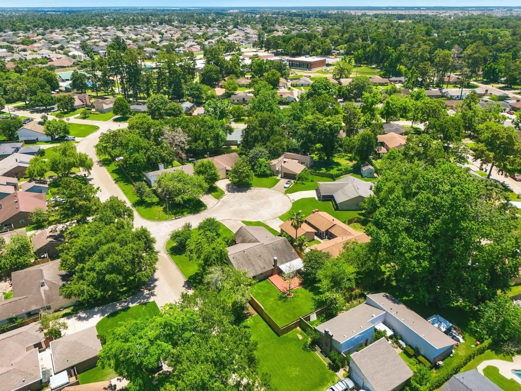 17511 Favor Bend Court - Photo 2