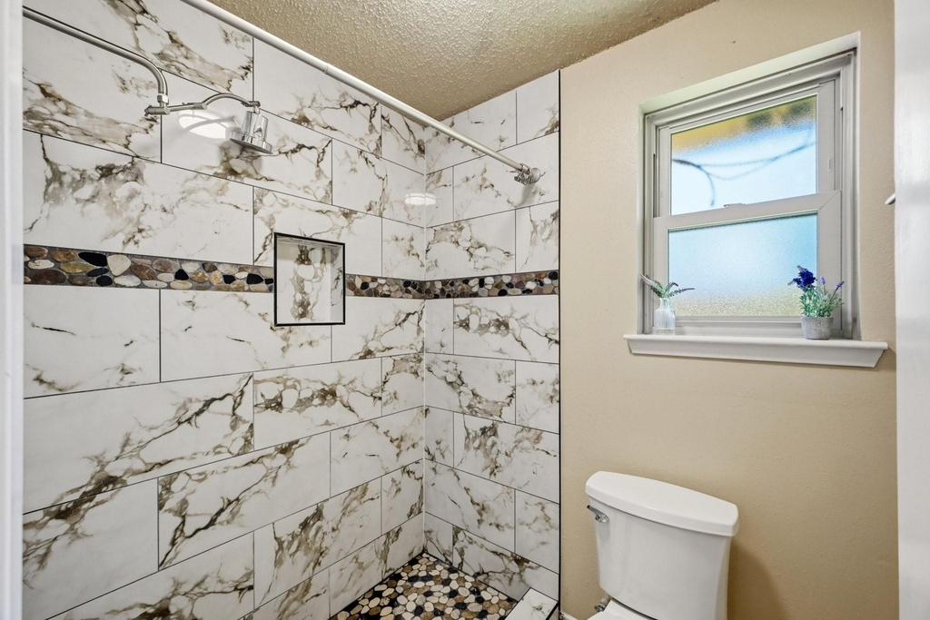 17511 Favor Bend Court - Photo 35