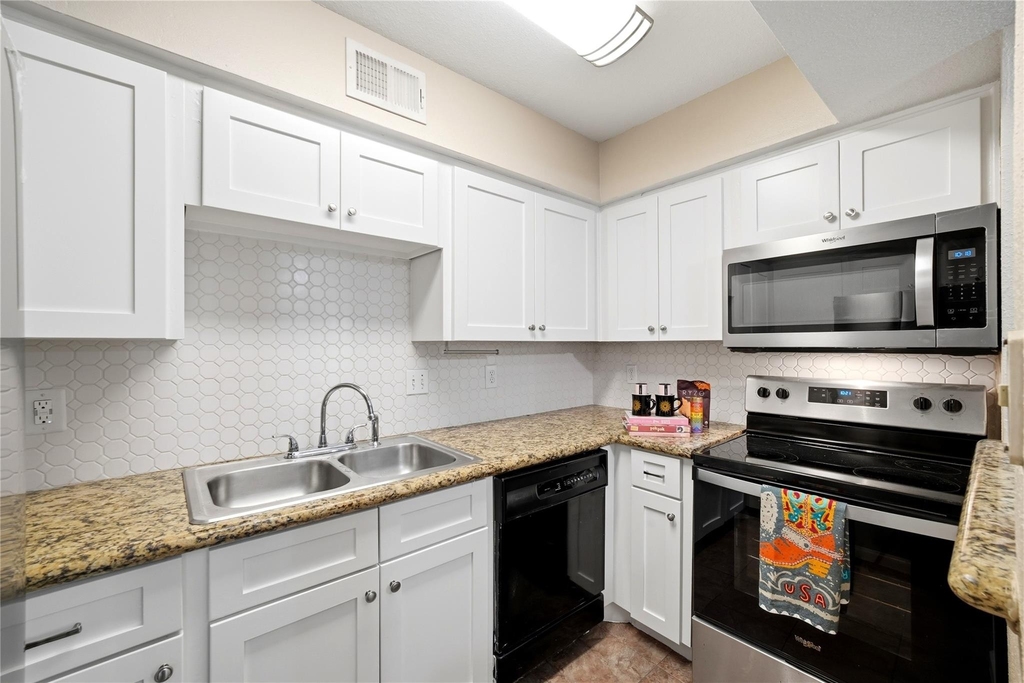 18511 Egret Bay Boulevard - Photo 7