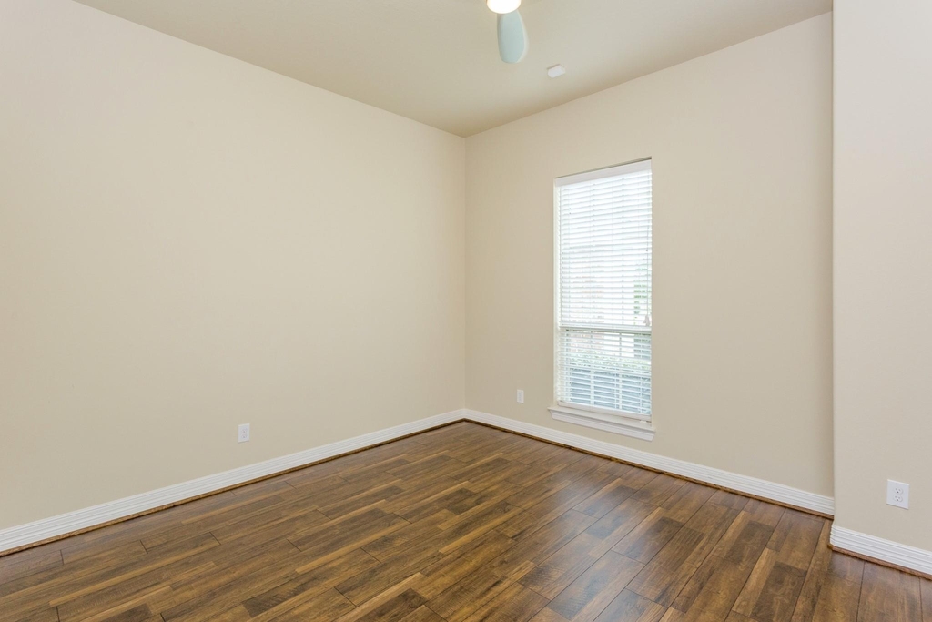 6122 Garden Lakes Lane - Photo 14