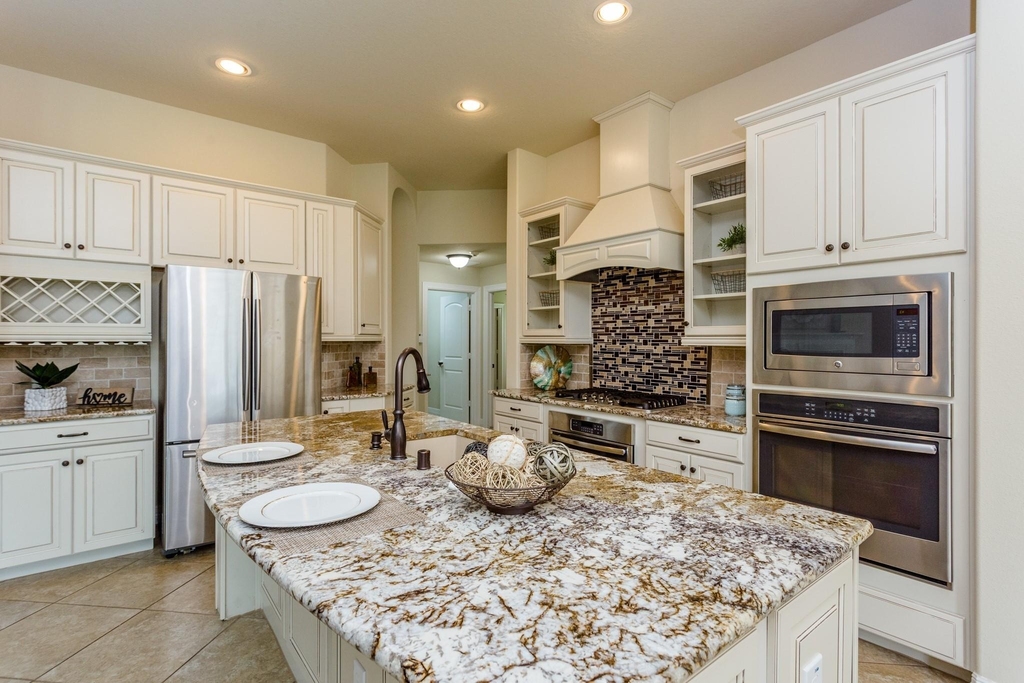 6122 Garden Lakes Lane - Photo 4