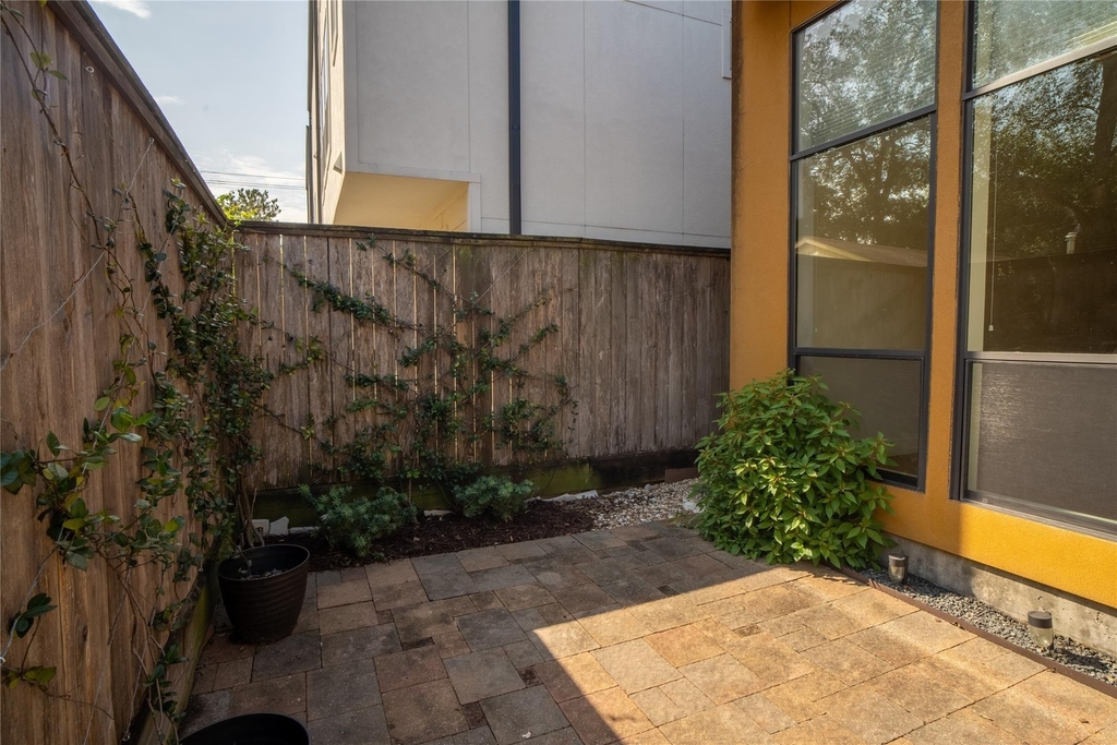 4327 Eigel Street - Photo 5