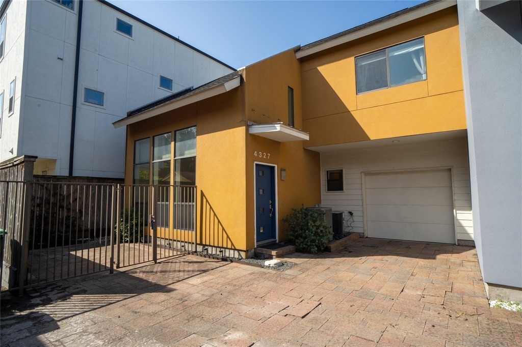 4327 Eigel Street - Photo 3